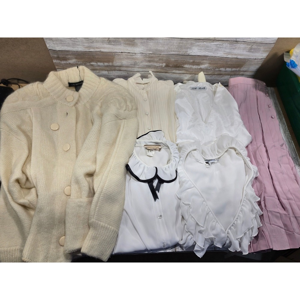 Vintage TLC Women Lot St John L.B. Diffusion Alan Abell Blouses Cardigan Skirt